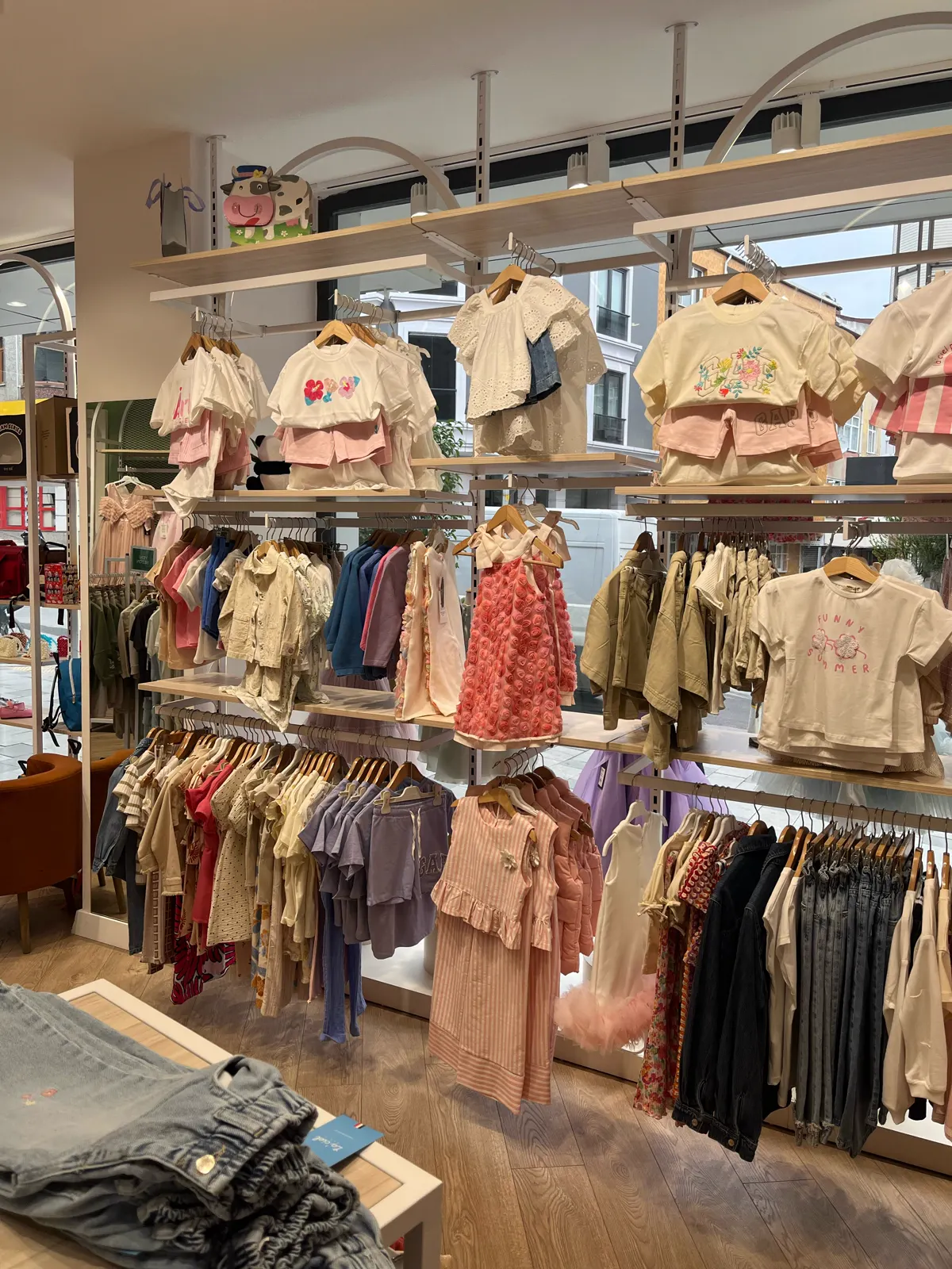 Kız ve erkek çocuk giyim ürünleri