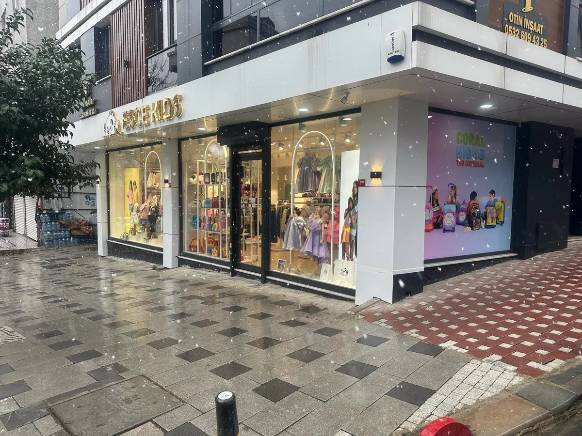 EsceKids Bayrampaşa çocuk giyim mağazası dış görünüm